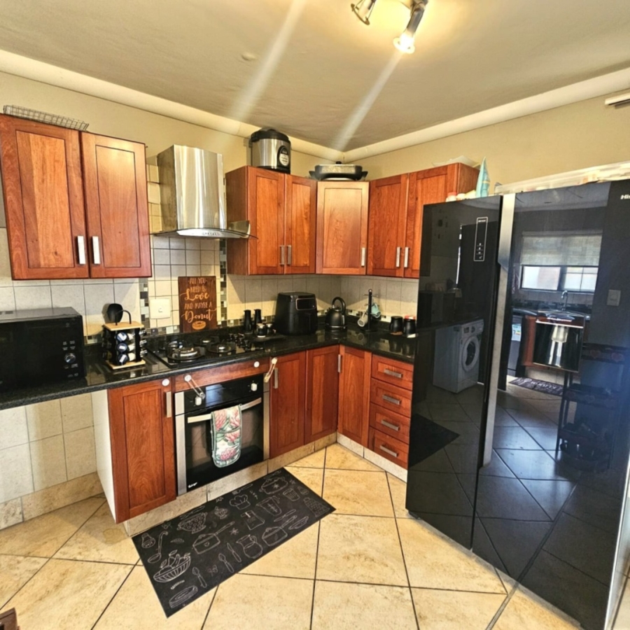 To Let 3 Bedroom Property for Rent in Waterval East North West